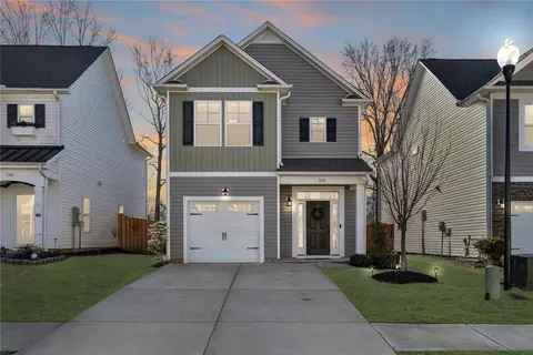 135 Highland Park Ct, Easley, SC 29642