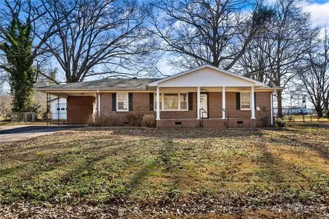 126 Lowe St, Belton, SC 29627