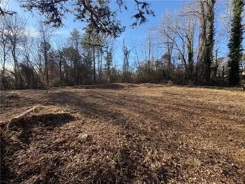 105 Strong St, Walhalla, SC 29691