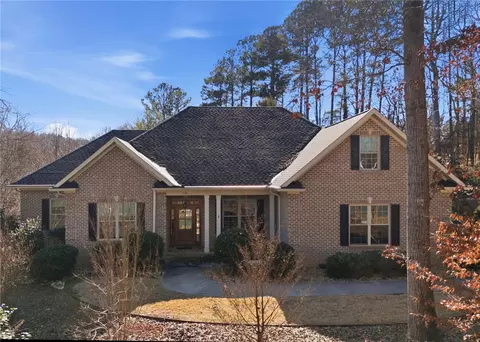 510 Heron Cove Cir, Seneca, SC 29672