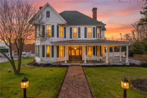 208 S Main St, Abbeville, SC 29620