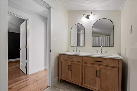Bath - 181 Peach Orchard Dr, Honea Path, SC 29654 photo 6 of 6