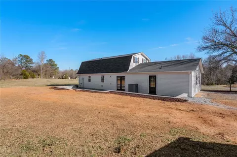 Exterior - 181 Peach Orchard Dr, Honea Path, SC 29654 photo 5 of 9