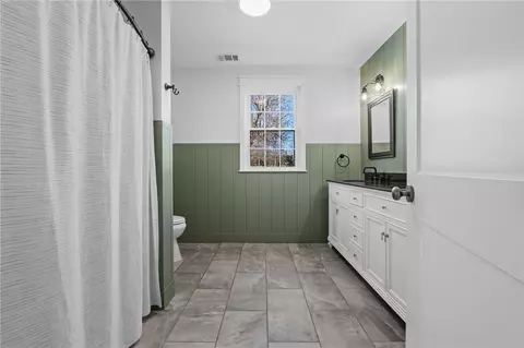 Bath - 181 Peach Orchard Dr, Honea Path, SC 29654 photo 4 of 6