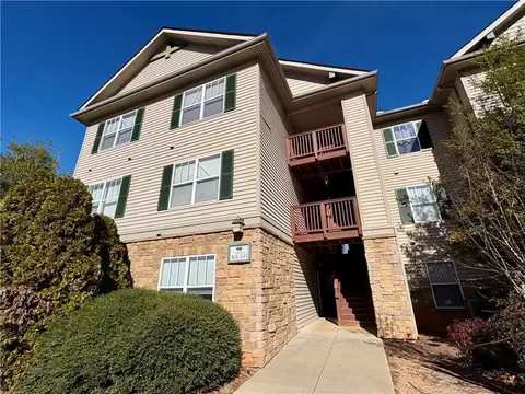 501 Harts Cove Way, Seneca, SC 29678