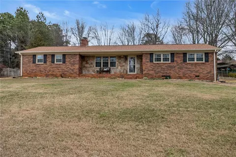 305 Clay St, Easley, SC 29642