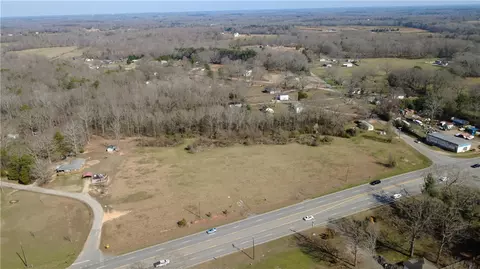 9005 Augusta Rd, Pelzer, SC 29669 photo 6