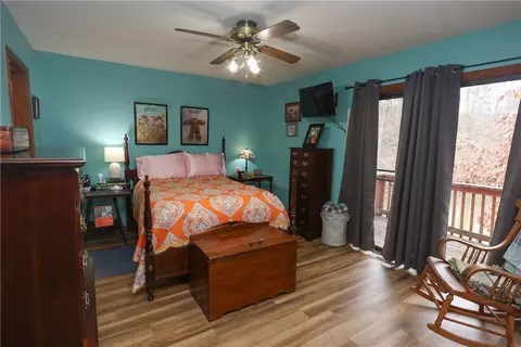 Bedroom - 518 Inlet Dr, Seneca, SC 29672 photo 2 of 5