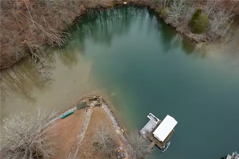View/Area - 518 Inlet Dr, Seneca, SC 29672 photo 2 of 6