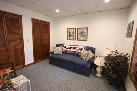 Bedroom - 518 Inlet Dr, Seneca, SC 29672 photo 4 of 5