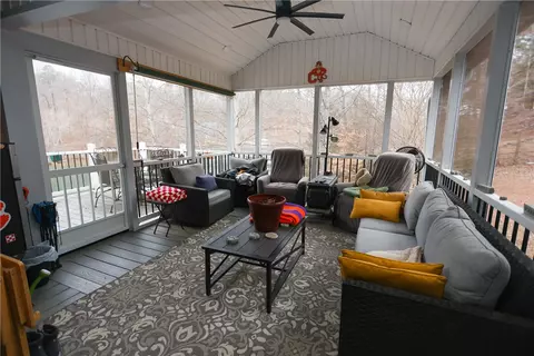 Exterior - 518 Inlet Dr, Seneca, SC 29672 photo 5 of 15