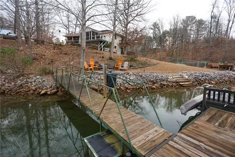 Exterior - 518 Inlet Dr, Seneca, SC 29672 photo 10 of 15