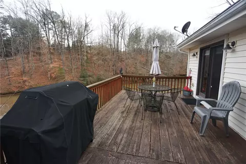 Exterior - 518 Inlet Dr, Seneca, SC 29672 photo 12 of 15