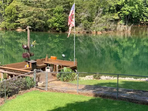 View/Area - 518 Inlet Dr, Seneca, SC 29672 photo 5 of 6