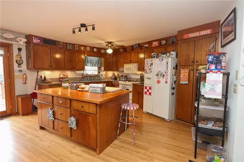 Kitchen - 518 Inlet Dr, Seneca, SC 29672 photo 1 of 1