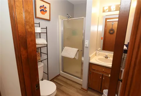 Bath - 518 Inlet Dr, Seneca, SC 29672 photo 1 of 5