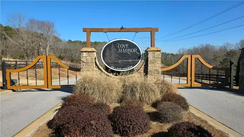 141 Bailey St, Six Mile, SC 29682