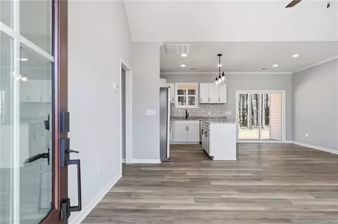 908 Beaverdam Rd, Williamston, SC 29697 photo 3