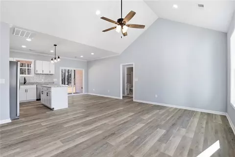 908 Beaverdam Rd, Williamston, SC 29697 photo 4