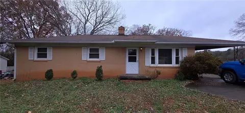 1034 Shiloh Rd, Seneca, SC 29678