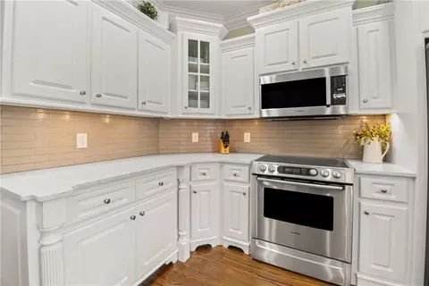 Kitchen - 27 Firelight Ln, Easley, SC 29642 photo 3 of 4