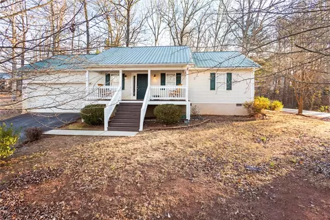 324 Fox Run Rd, Walhalla, SC 29691