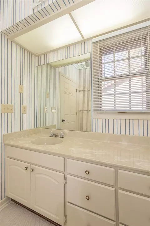 Bath - 52 Hickory Way, Clemson, SC 29631 photo 4 of 5