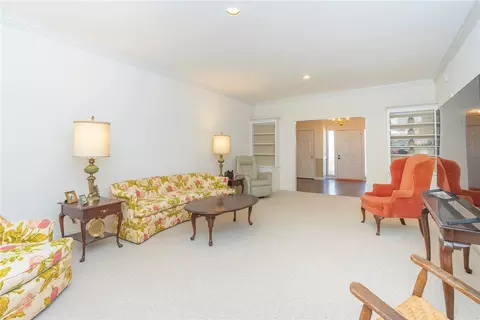 Living - 52 Hickory Way, Clemson, SC 29631 photo 5 of 5