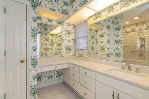 Bath - 52 Hickory Way, Clemson, SC 29631 photo 2 of 5