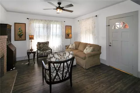 Living - 413 S Depot St, Seneca, SC 29678 photo 2 of 2