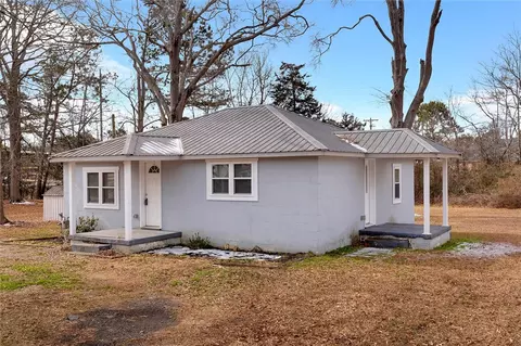 Exterior - 20 Sanders St, Honea Path, SC 29654 photo 3 of 5