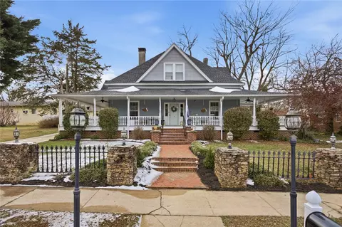 110 S Fairplay St, Seneca, SC 29678