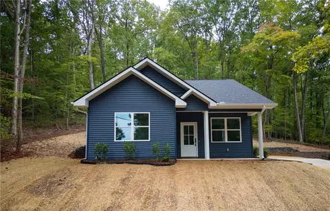 400 Hickory Trl, Westminster, SC 29693