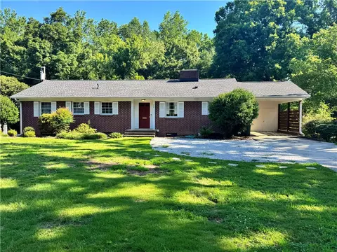 252 Riggs Dr, Clemson, SC 29631