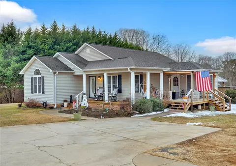 205 Meadow Ridge Rd, Easley, SC 29642