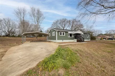 939 Sitton Mill Rd, Seneca, SC 29678