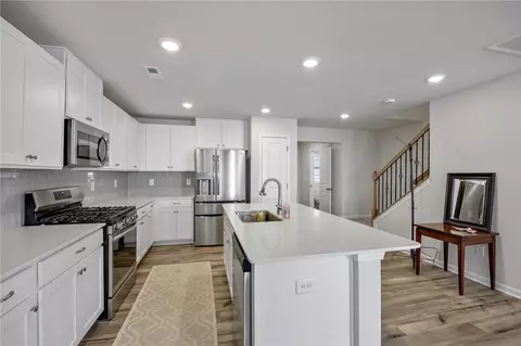 Kitchen - 559 Brasstown Ct, Pendleton, SC 29670 photo 2 of 2