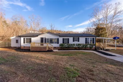 589 Club Dr, Greenville, SC 29611