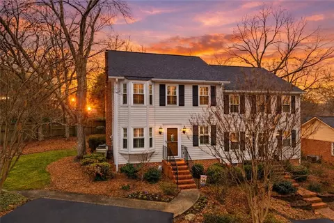 900 N Main St #4, Greenville, SC 29609