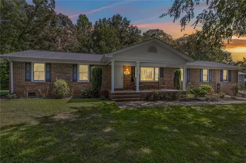 316 Mountain Estates Rd, Pickens, SC 29671