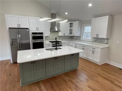 Kitchen - 301 Stratford Rd, Pendleton, SC 29670 photo 2 of 5