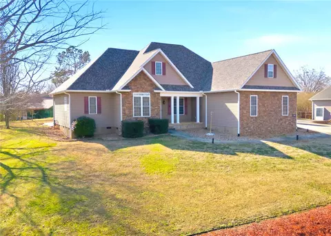 516 Serria Way, Seneca, SC 29678