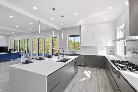 Kitchen - 2407 Watkins Road Ext, Anderson, SC 29625 photo 4 of 5