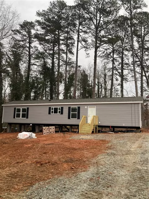 289 N Davis Dr, Fair Play, SC 29643