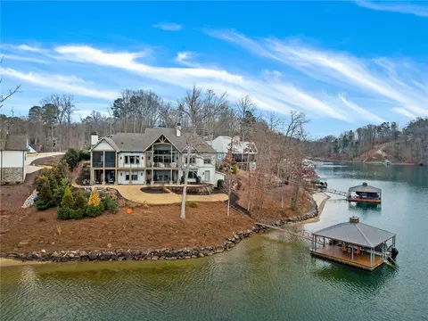 639 Marina Bay Dr, Seneca, SC 29672