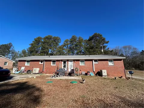 Exterior - 104-110 White Pine Rd, Toccoa, GA 30577 photo 8 of 10