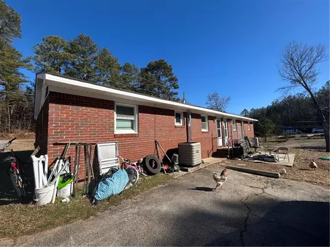 Exterior - 104-110 White Pine Rd, Toccoa, GA 30577 photo 7 of 10