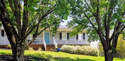 829 White Oak Hill Dr, Seneca, SC 29678