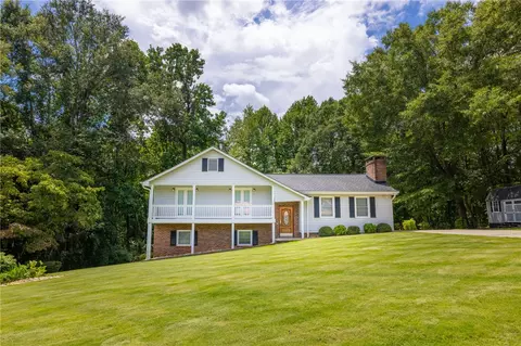 404 S Old Mill Rd, Seneca, SC 29678