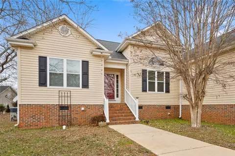 Exterior - 112 Jester Ct, Williamston, SC 29697 photo 4 of 9